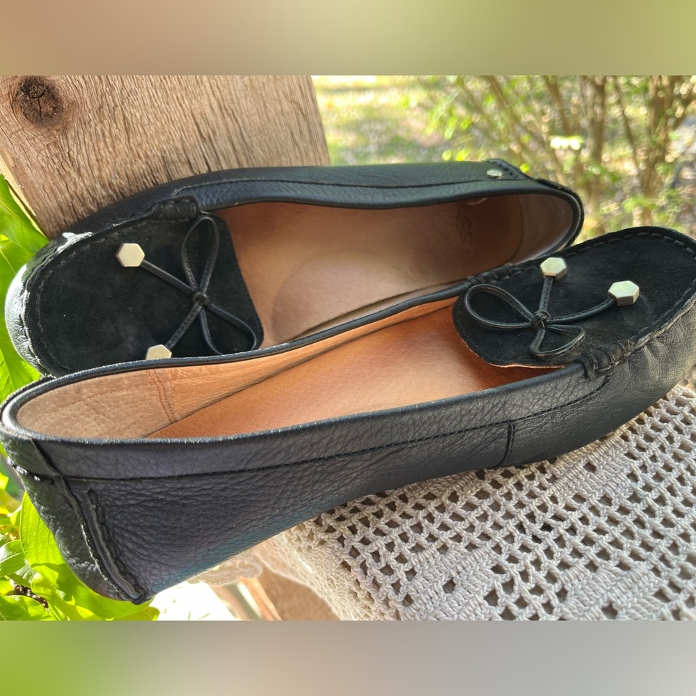 UGG Black Leather Logo Top Tie w Fob Accents Slip-On Loafer Shoes Size 8